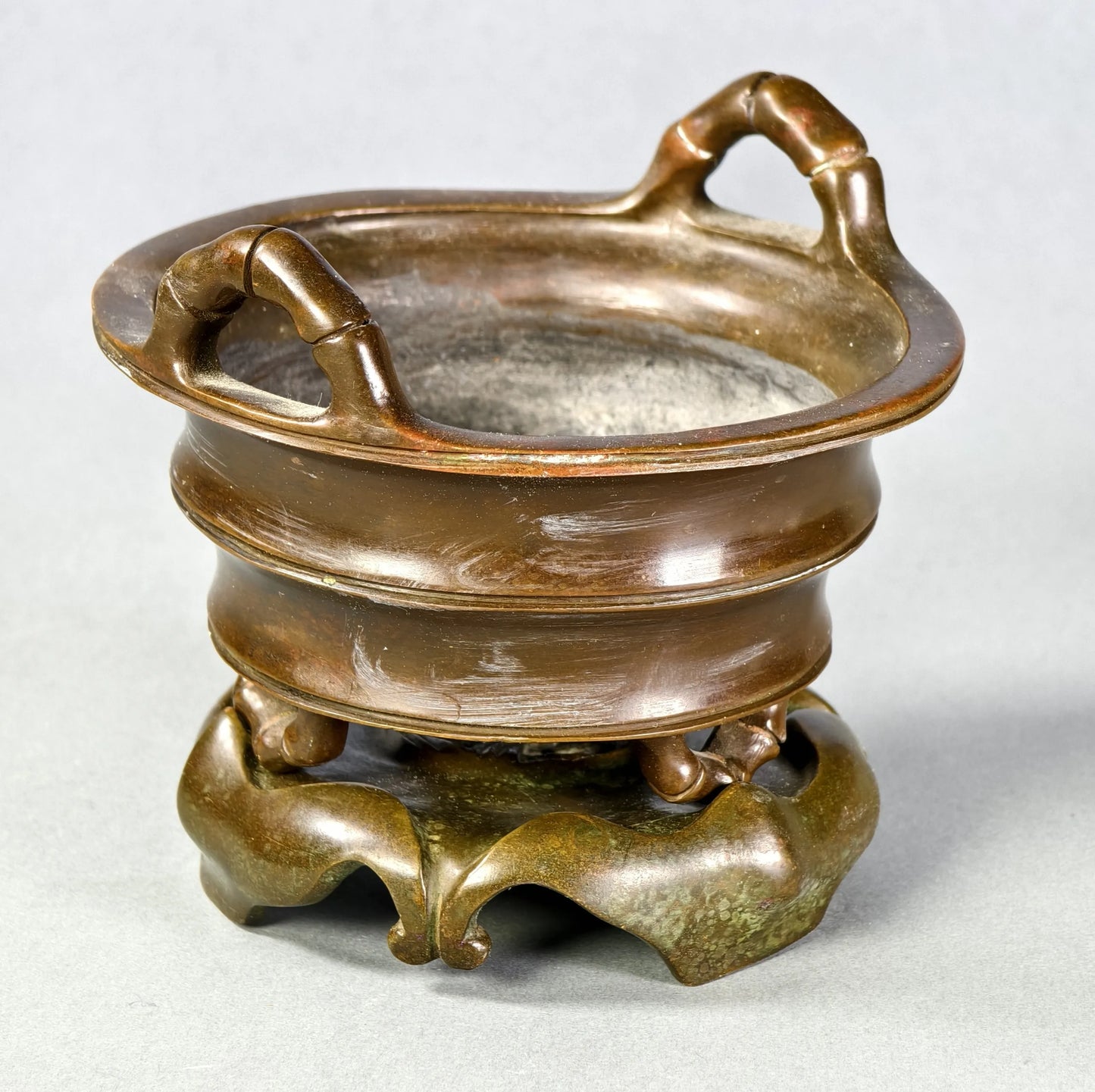 Bronze-Bambus-Räuchergefäß mit Sockel
