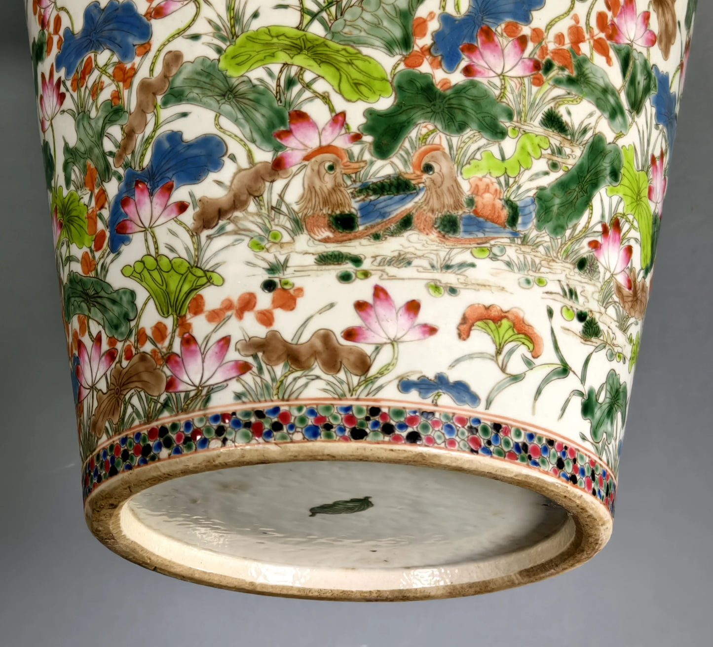 Famille Verte Lotos- und Mandarinenten-Blumenkübel